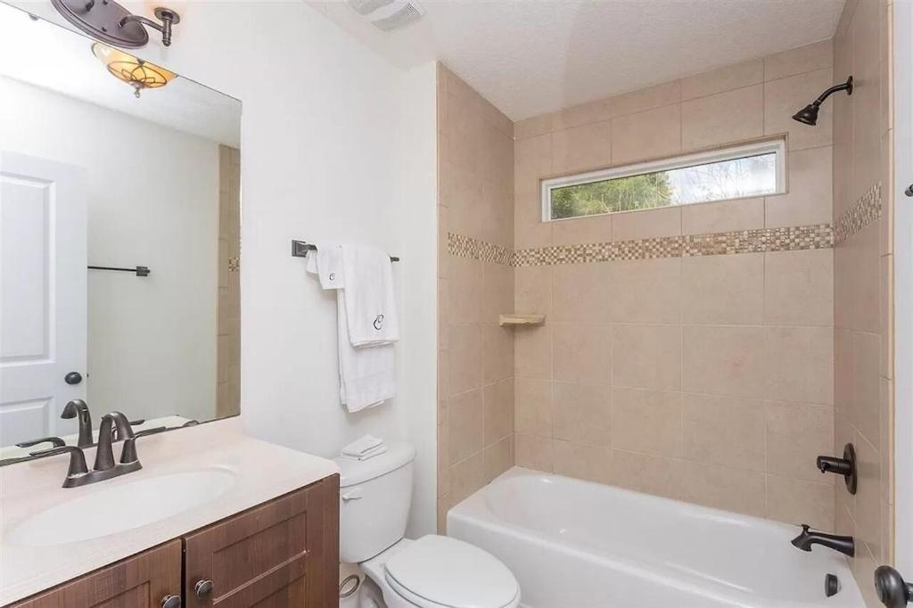 סיינט אגוסטין Modern, Upscale, And New Blue Bungalow In The Heart Of Downtown St Augustine מראה חיצוני תמונה